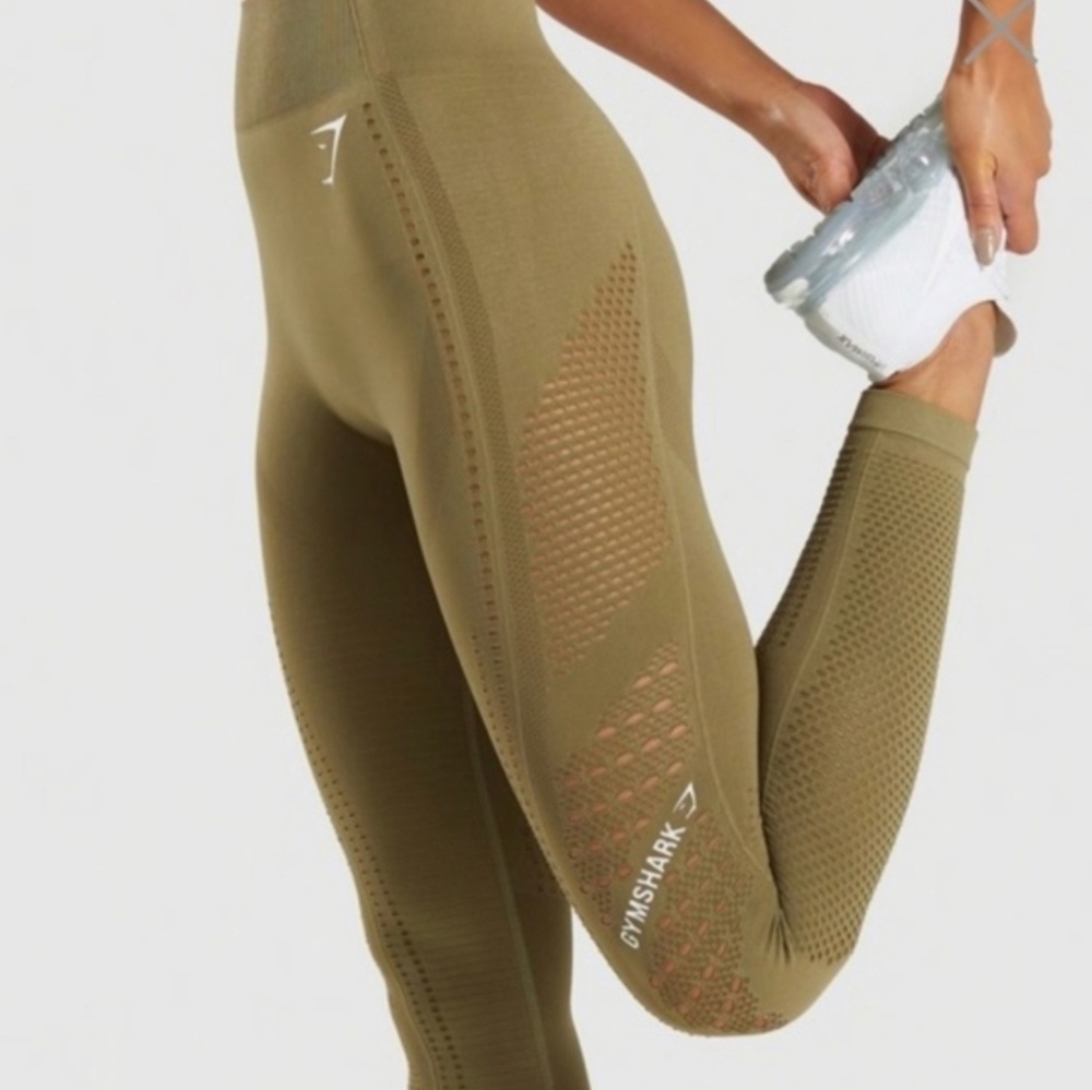 Gymshark Flawless Eyelet Knit Legging-Khaki